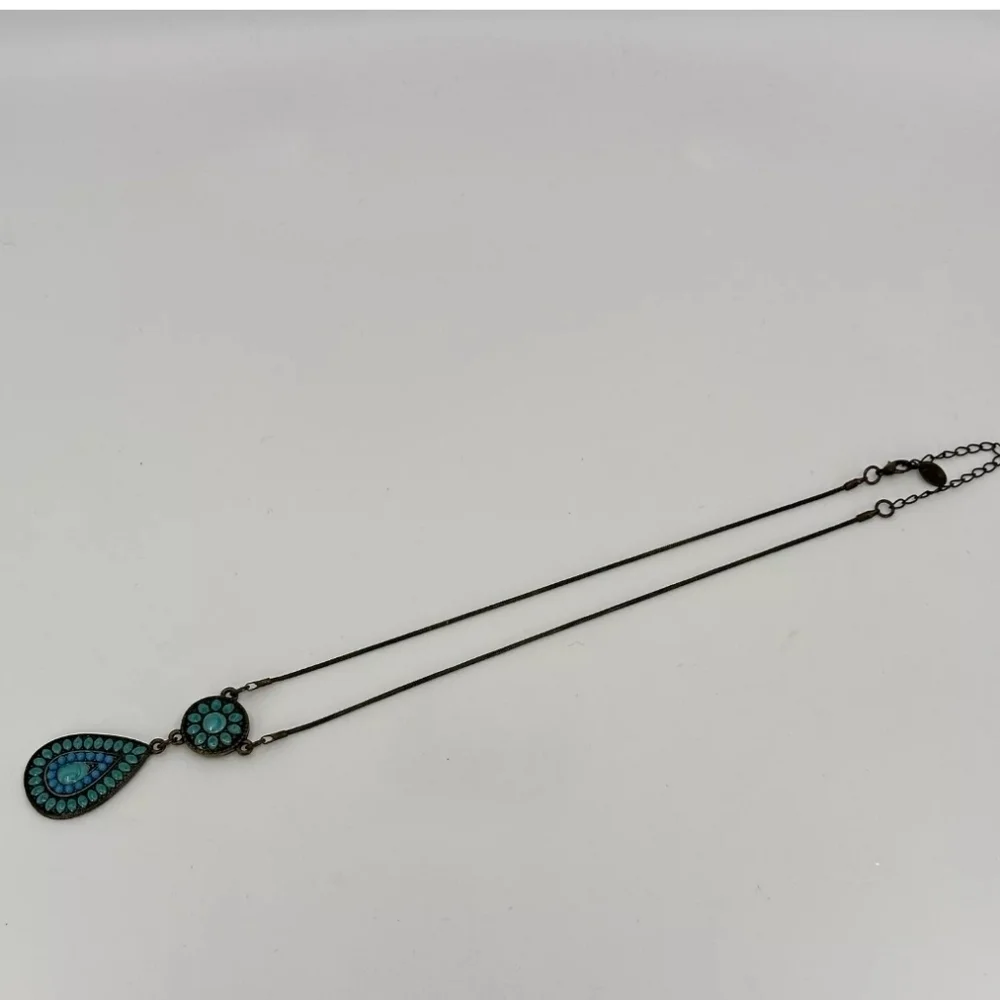 Claire's Turquoise Teardrop medallion necklace